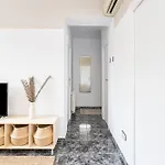 3 Bdr In Cornella 5 Mins Form The Metro *