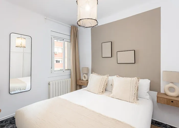 3 Bdr In Cornella 5 Mins Form The Metro Appartement Cornellà de Llobregat