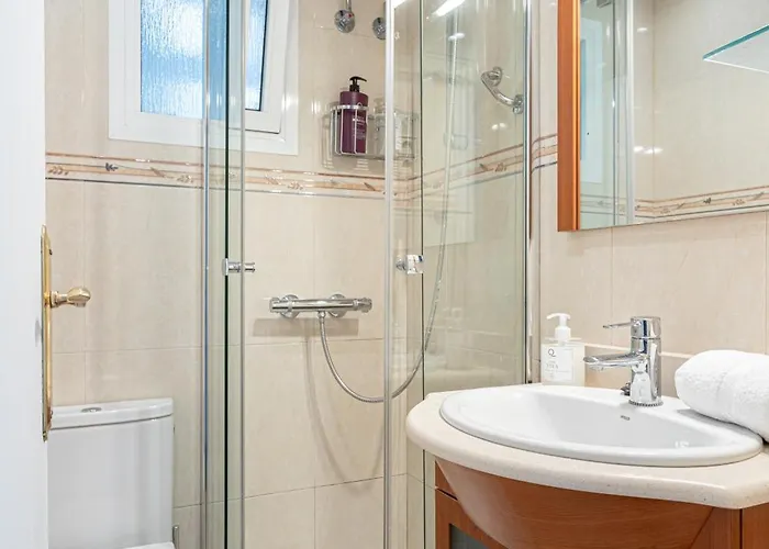 3 Bdr In Cornella 5 Mins Form The Metro Appartement Cornellà de Llobregat