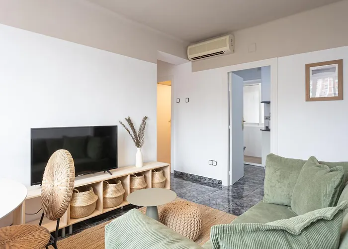 3 Bdr In Cornella 5 Mins Form The Metro *