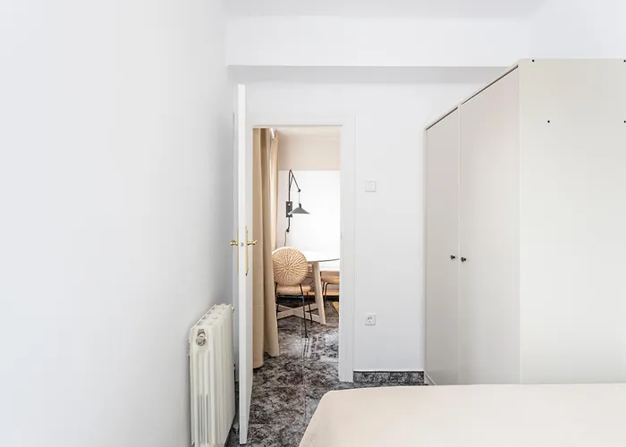 3 Bdr In Cornella 5 Mins Form The Metro *