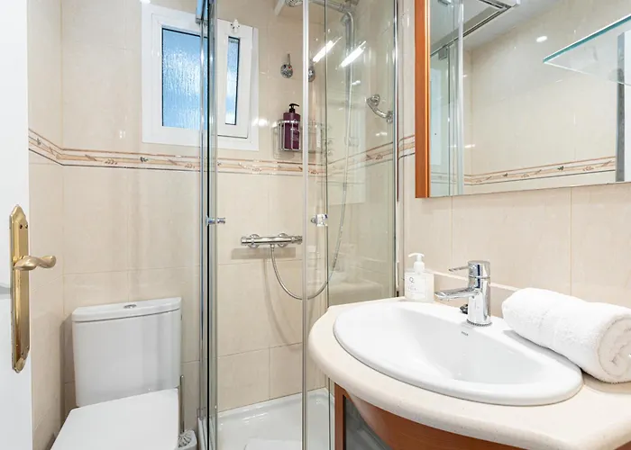 3 Bdr In Cornella 5 Mins Form The Metro 公寓 科尔内拉德罗布雷加特