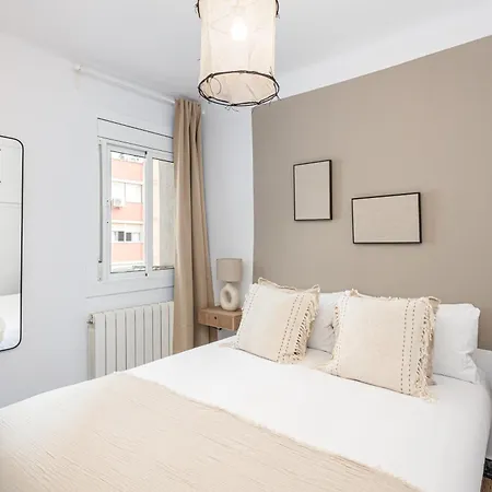 3 Bdr In Cornella 5 Mins Form The Metro Apartment Cornellà de Llobregat