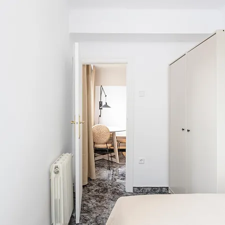 3 Bdr In Cornella 5 Mins Form The Metro *