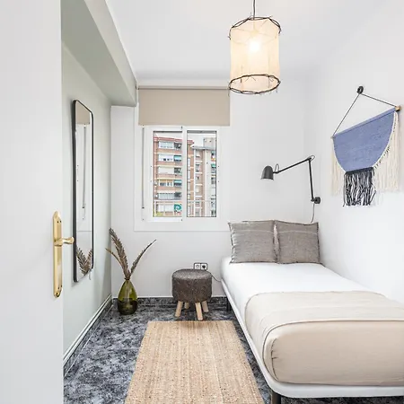 3 Bdr In Cornella 5 Mins Form The Metro * Cornellà de Llobregat