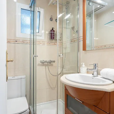 3 Bdr In Cornella 5 Mins Form The Metro Apartment Cornellà de Llobregat