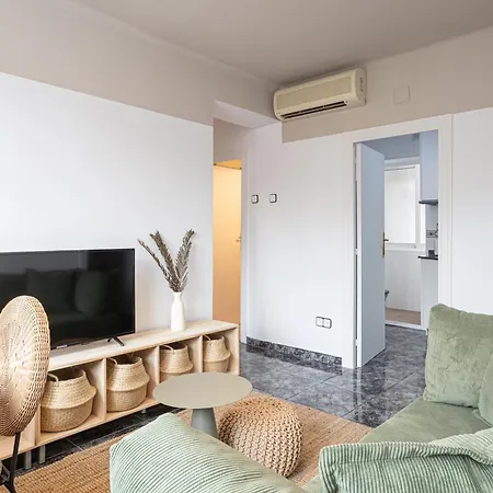 3 Bdr In Cornella 5 Mins Form The Metro *