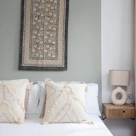 Apartment 3 Bdr In Cornella 5 Mins Form The Metro *